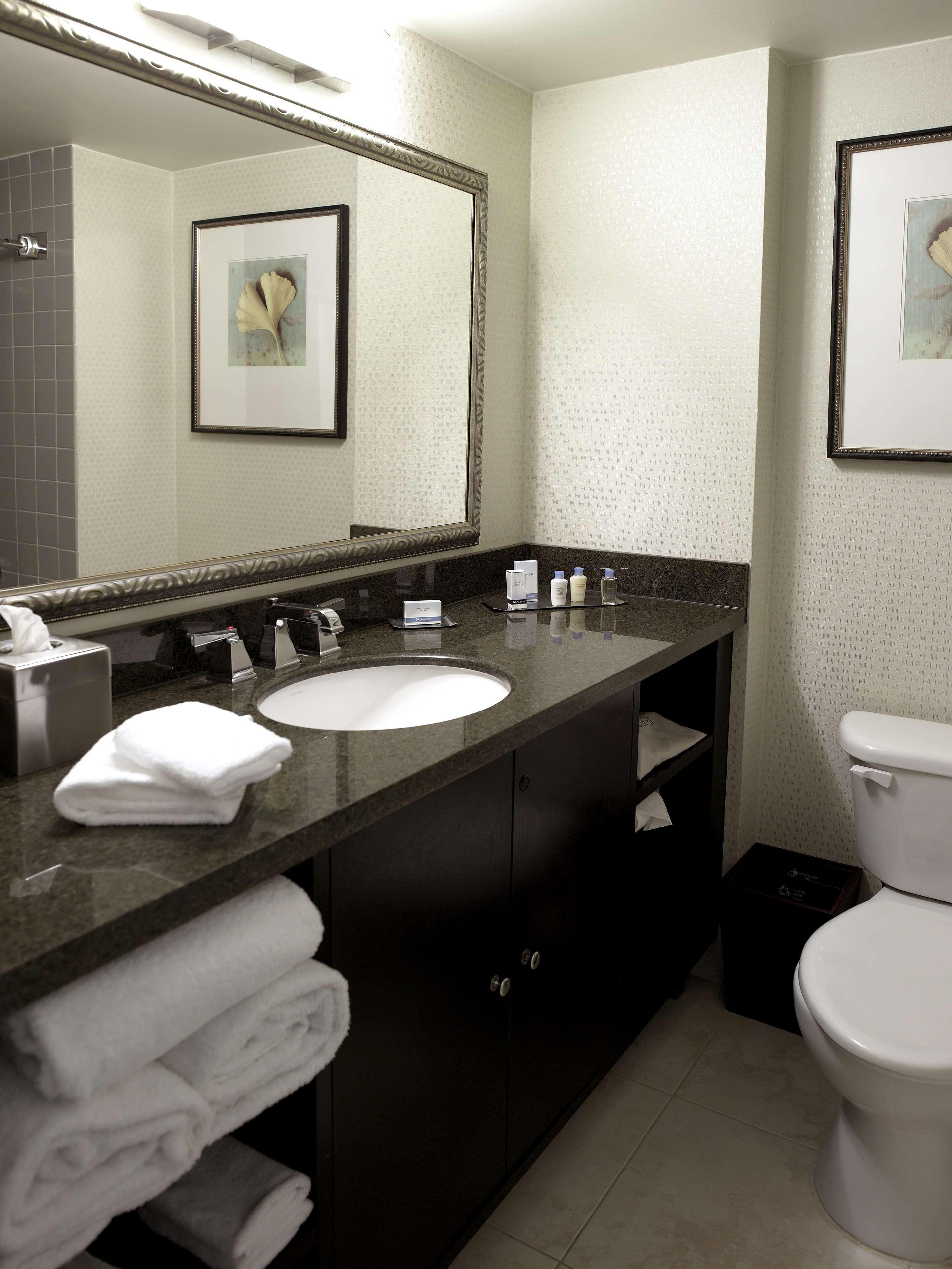 Doubletree By Hilton Charlotte Airport Hotel Eksteriør billede