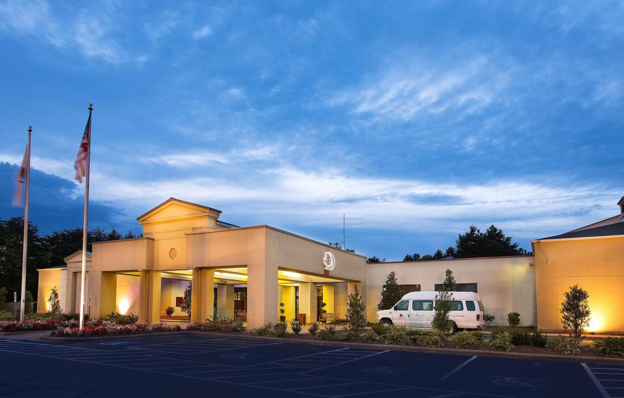 Doubletree By Hilton Charlotte Airport Hotel Eksteriør billede